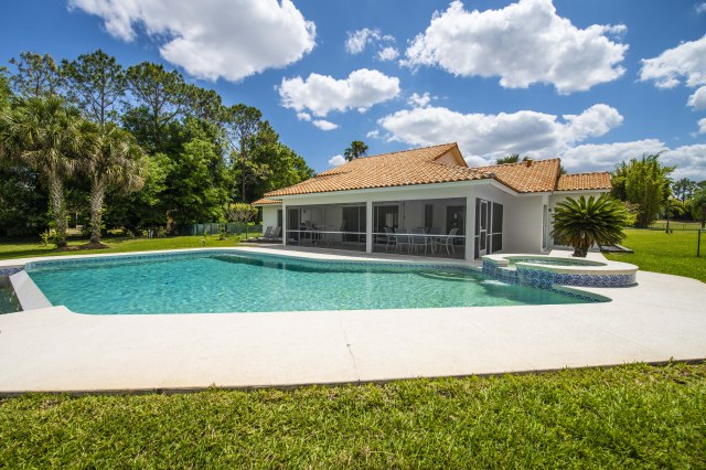 2025 Vacation Rental by 10 Swiss Resort Homes!