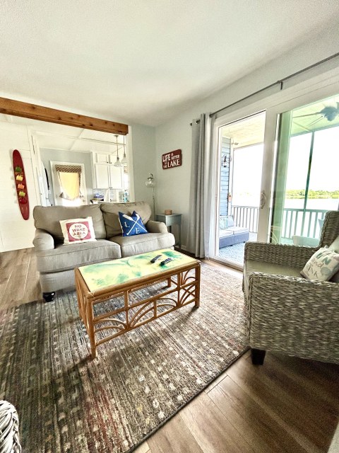 2019 Orlando Ski Lakefront Rental by 2 bed 1 bath, boat avail