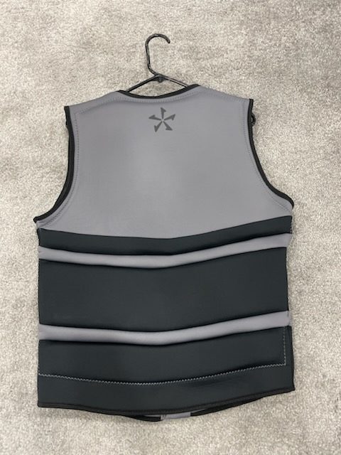 2022 Men's Pro Vest M or XL by Phase Five