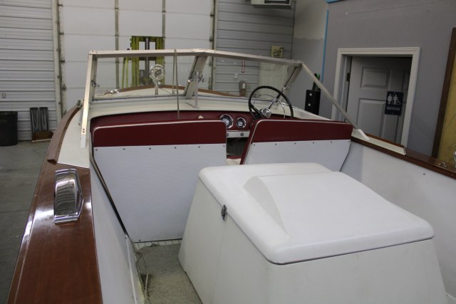 1963 Caravelle Ski Boat by Chirs Craft