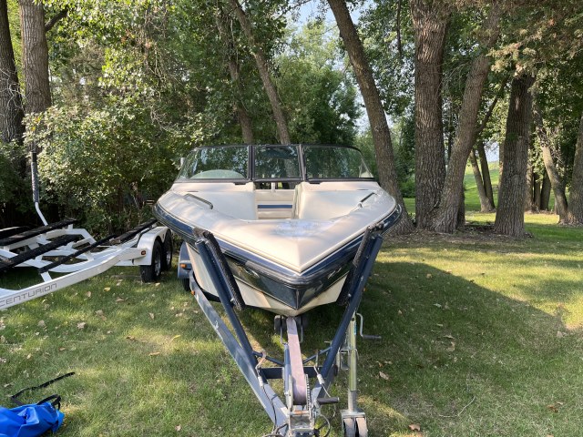 2000 Ski Boat by Ski Centurion