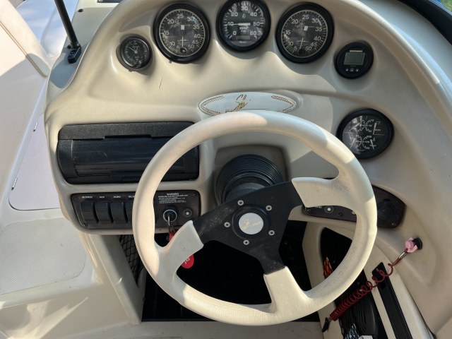 2000 Ski Boat by Ski Centurion