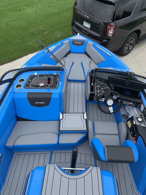 2023 200 by Nautique