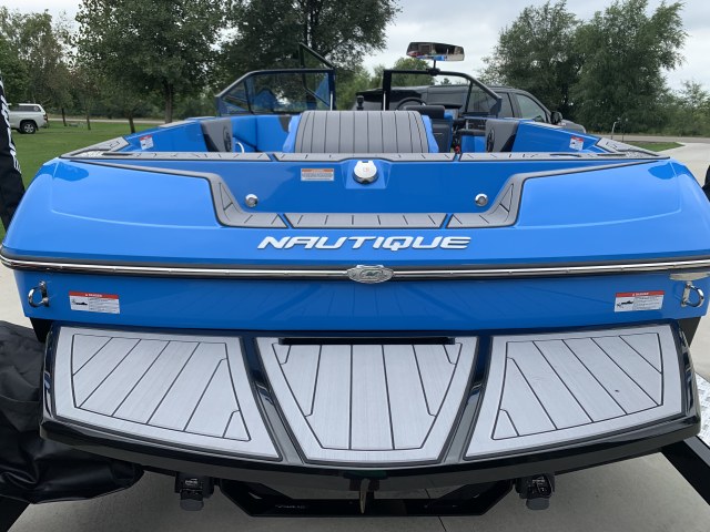 2023 200 by Nautique