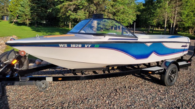 2001 Ski Nautique by Correct Craft