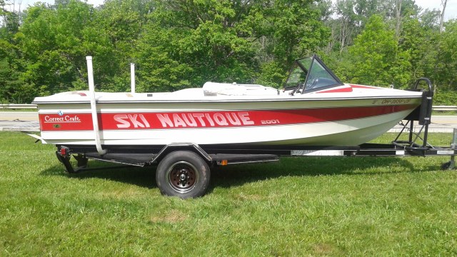 1989 Ski Nautique by Correct Craft