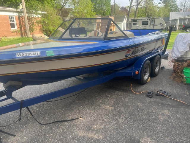 1987 Skier by Malibu