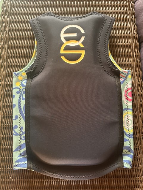 2017 Youth Medium Vest by Eagle