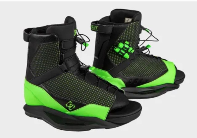 2021 District wakeboard binding by Ronix