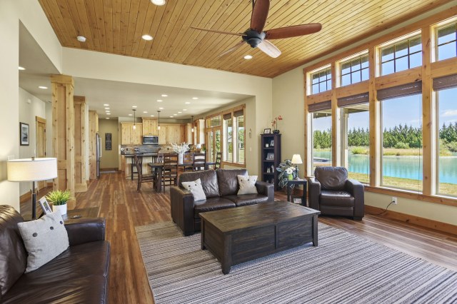 2016 Custom Home by Winlock Waters