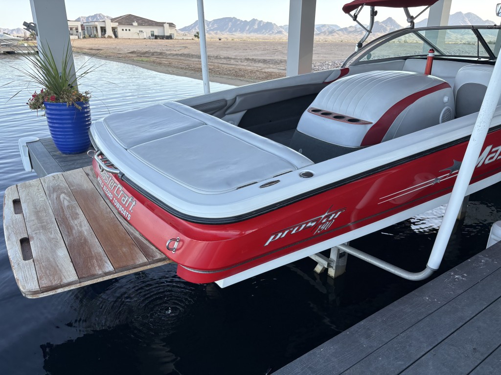 2004 MasterCraft Prostar 190, photo 2 of 9