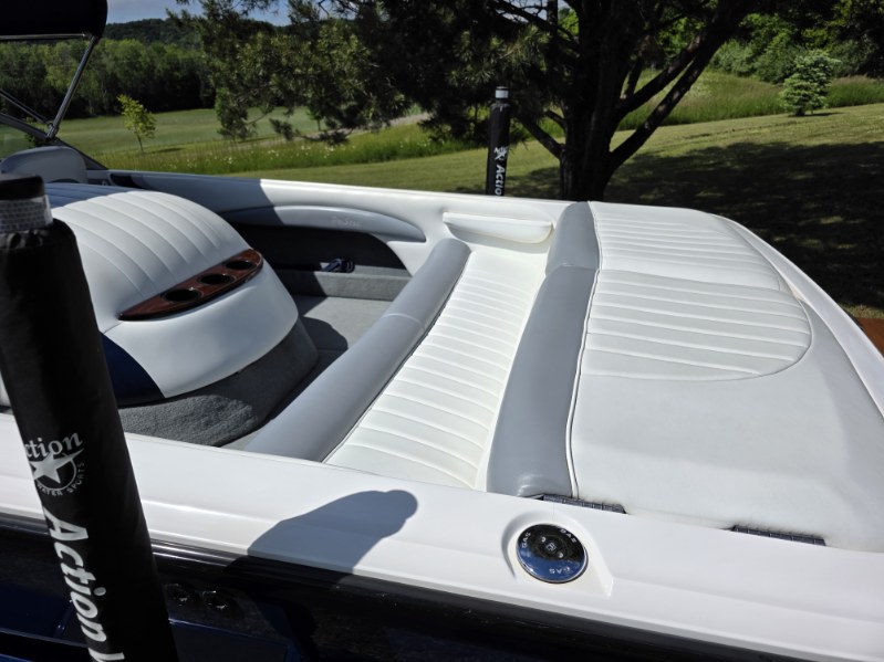 2002 MasterCraft 197 Prostar, photo 3 of 7