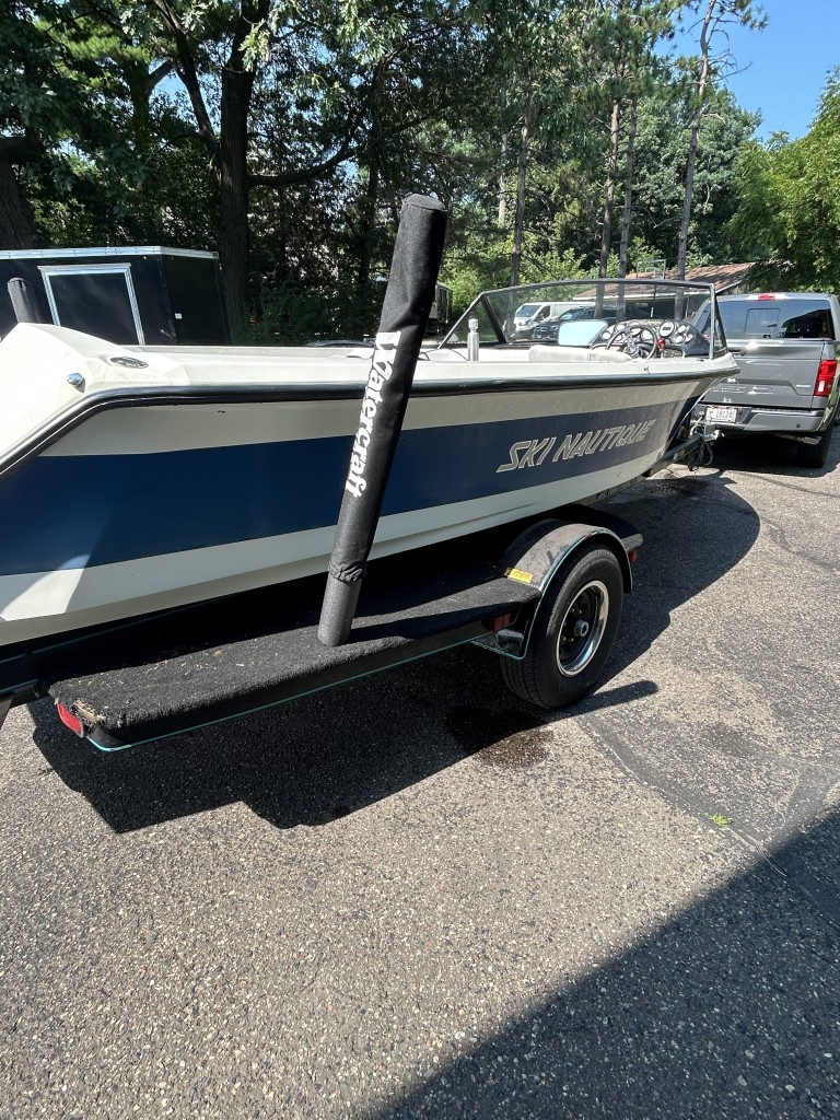 1991 Ski Nautique by Correct Craft