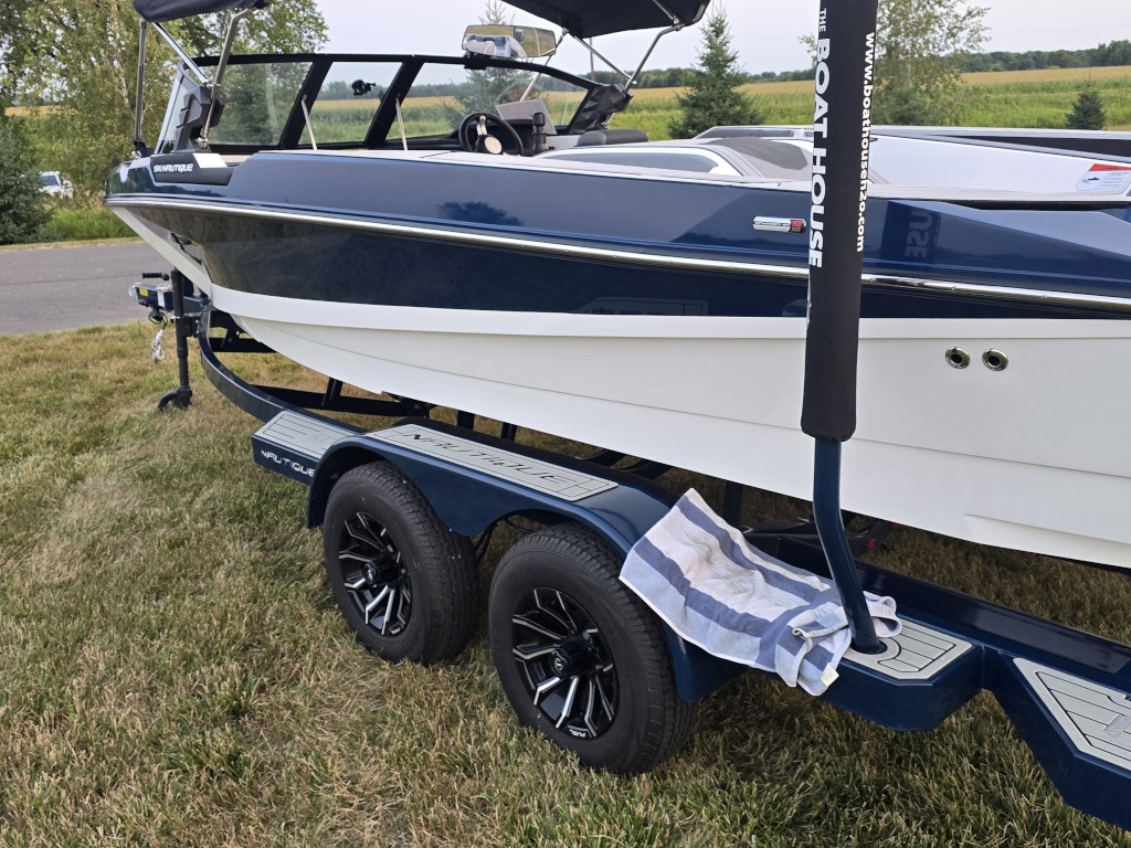 2025 Ski Nautique by Correct Craft
