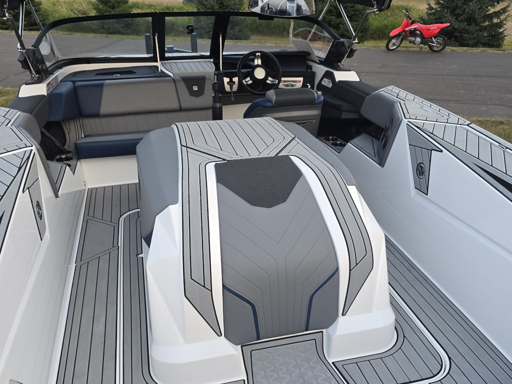 2025 Ski Nautique by Correct Craft