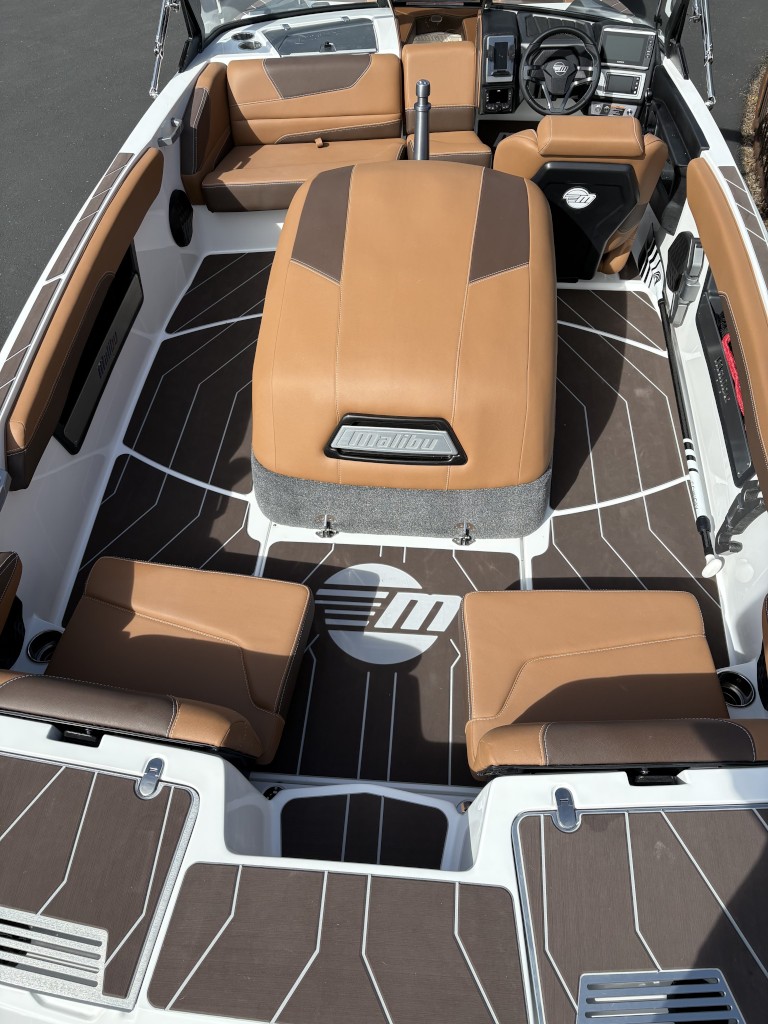 2026 Malibu Response TXi, photo 2 of 9