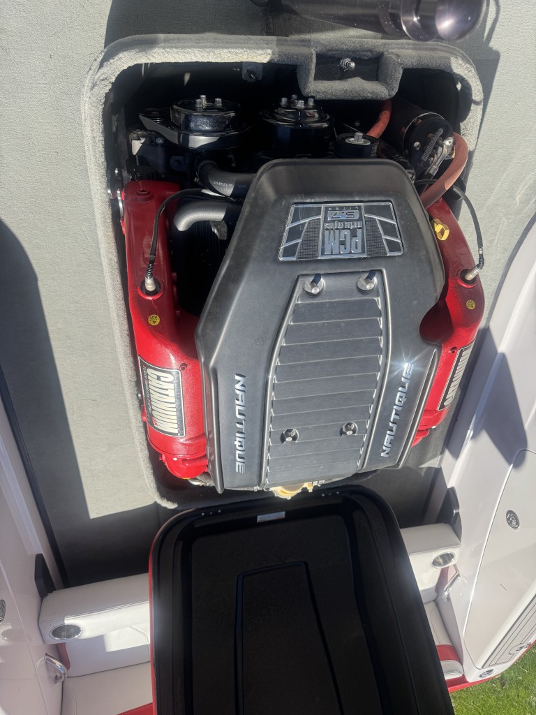 2015 Nautique Ski Nautique 200, photo 5 of 9
