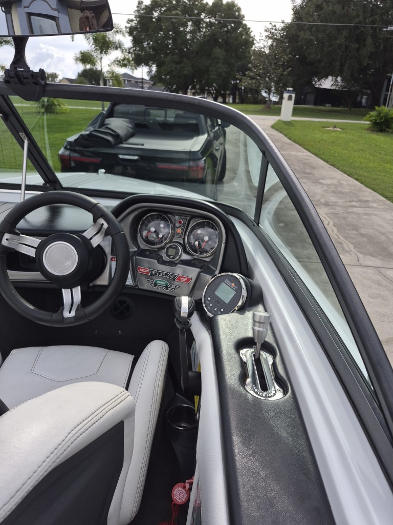 2016 Nautique 200, photo 6 of 9